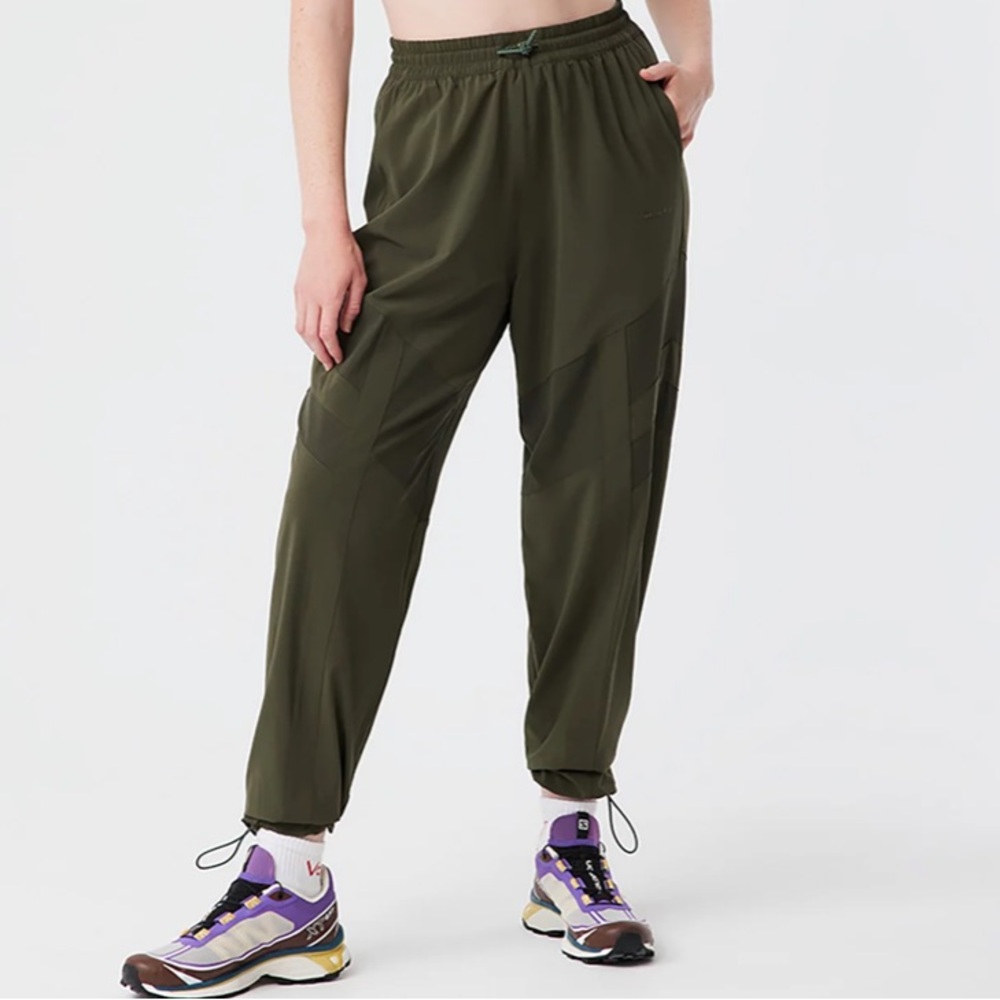 Outdoor Voices size XL women’s relay pants